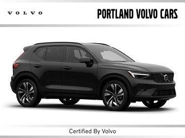 Onyx Black 2025 Volvo XC40 B5 Core