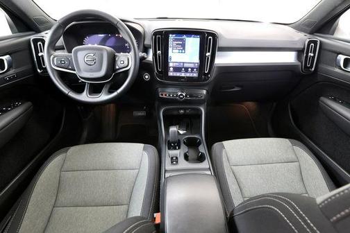 Onyx Black 2025 Volvo XC40 B5 Core Bright Theme