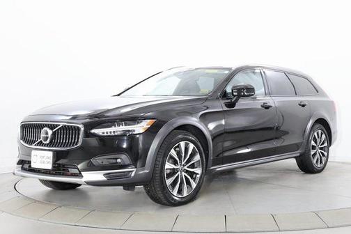 2021 Volvo V90 Cross Country T6