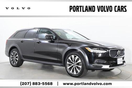2021 Volvo V90 Cross Country T6
