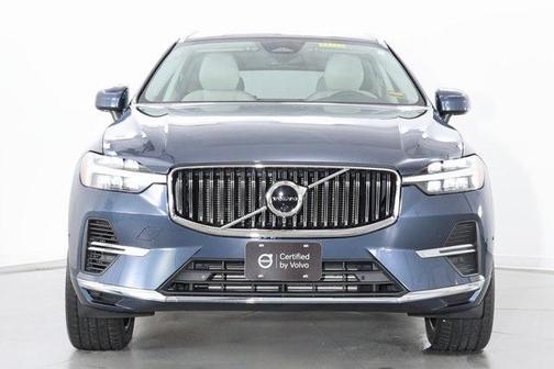 2023 Volvo XC60 Recharge Plug-In Hybrid T8 Plus Bright Theme