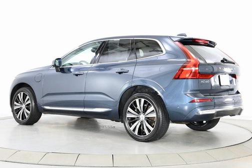 2023 Volvo XC60 Recharge Plug-In Hybrid T8 Plus Bright Theme