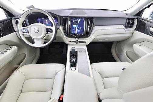 2023 Volvo XC60 Recharge Plug-In Hybrid T8 Plus Bright Theme