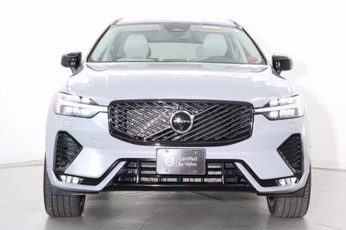 Vapour Grey Metallic 2026 Volvo XC60 B5 Ultra
