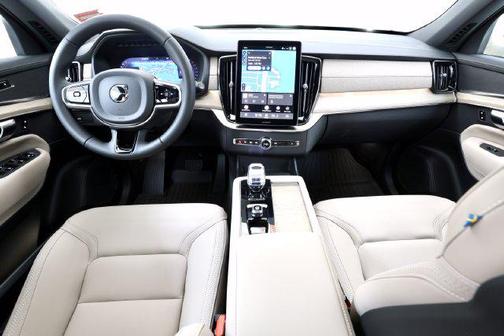 Col72300 2027 Volvo XC90 Core