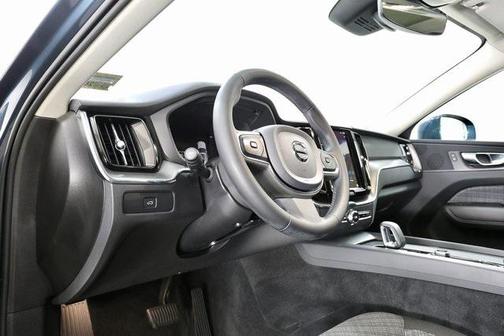 2023 Volvo XC60 B5 Core