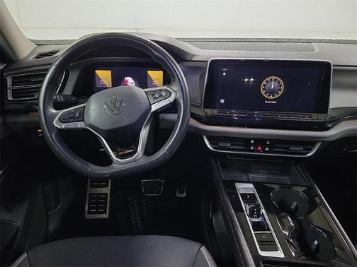 2024 Volkswagen Atlas 2.0T Peak Edition SEL