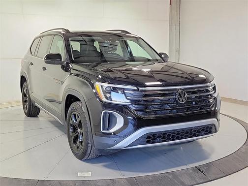 2024 Volkswagen Atlas 2.0T Peak Edition SEL