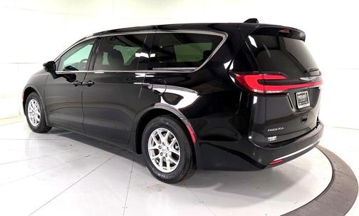 2024 Chrysler Pacifica Touring-L