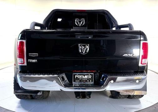 Brilliant Black Crystal Pearlcoat 2018 RAM 3500 Laramie