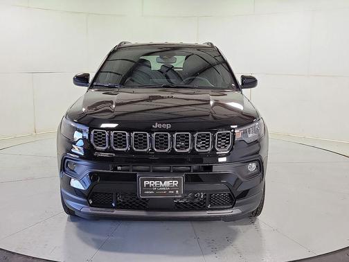 Diamond Black 2026 Jeep Compass Latitude