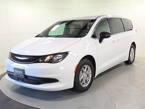 2026 Chrysler Voyager LX