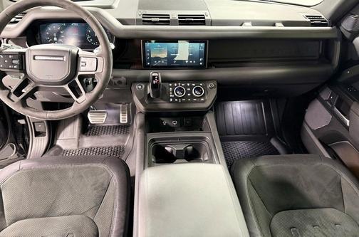 2022 Land Rover Defender 110 V8