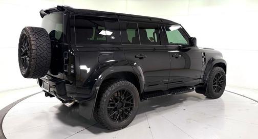 2022 Land Rover Defender 110 V8
