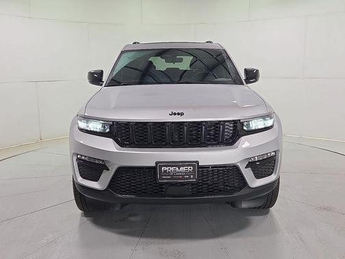 Silver Zynith 2025 Jeep Grand Cherokee Limited