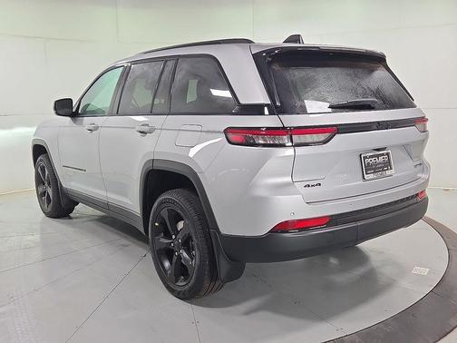 Silver Zynith 2025 Jeep Grand Cherokee Limited