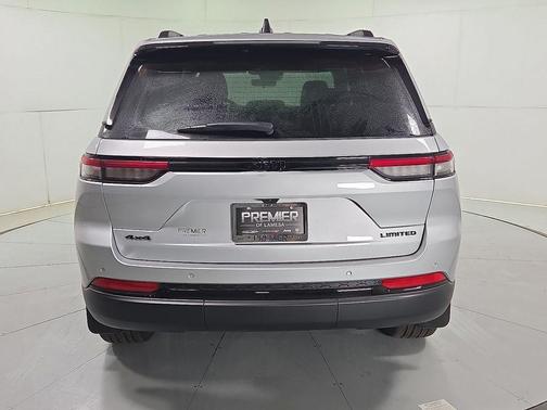Silver Zynith 2025 Jeep Grand Cherokee Limited