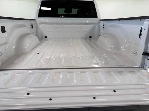 Bright White Clearcoat 2026 RAM 2500 Big Horn
