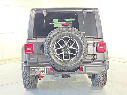 Granite Crystal Clearcoat Metallic 2026 Jeep Wrangler Rubicon