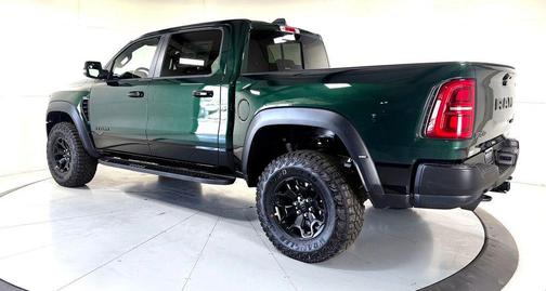 Serrano Red 2026 RAM 1500 RHO