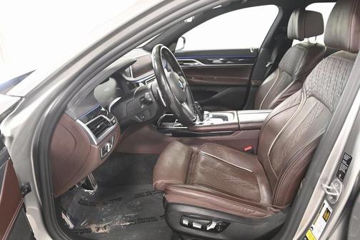 2020 BMW 750 i xDrive