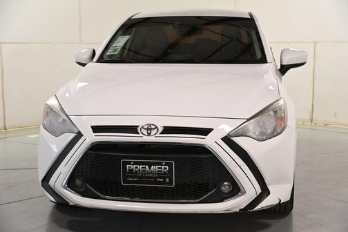 2019 Toyota Yaris Sedan LE