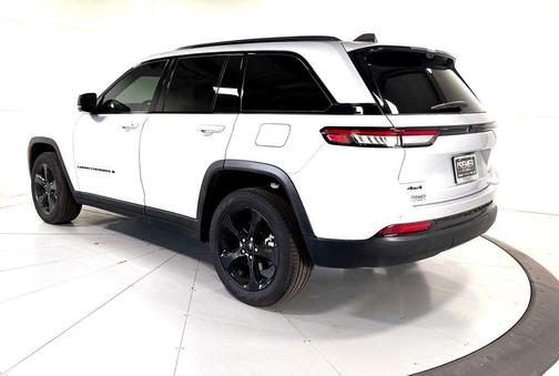 Silver Zynith 2025 Jeep Grand Cherokee Limited