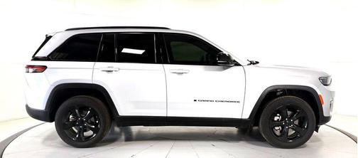 Silver Zynith 2025 Jeep Grand Cherokee Limited