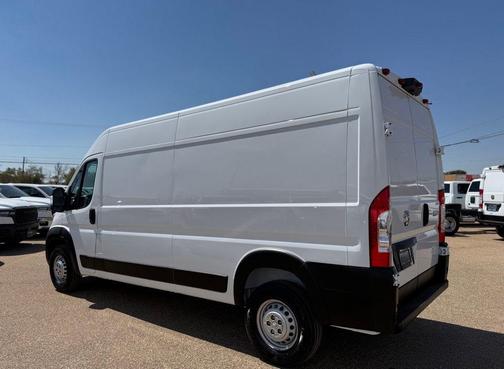 Bright White Clearcoat 2027 RAM ProMaster 2500 High Roof