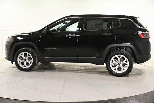 Diamond Black 2025 Jeep Compass Sport