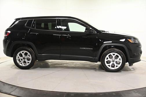 Diamond Black 2025 Jeep Compass Sport