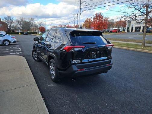 2025 Toyota RAV4 Hybrid XLE