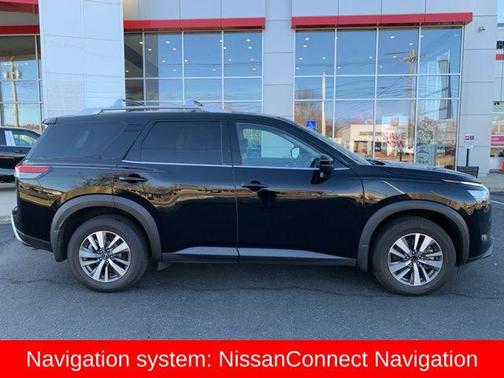 2023 Nissan Pathfinder SL 4WD