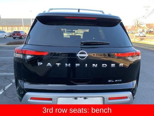 2023 Nissan Pathfinder SL 4WD