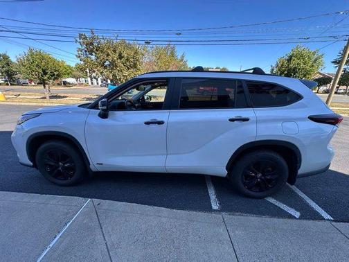 2024 Toyota Highlander Hybrid XLE