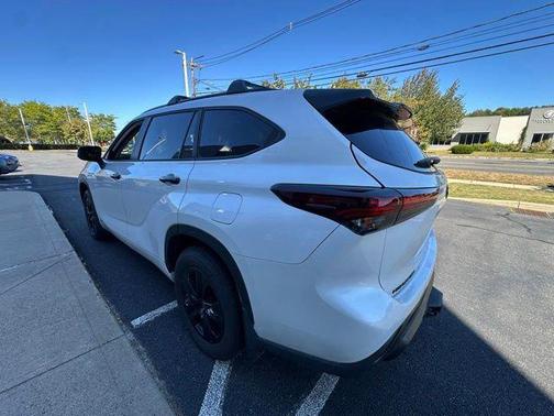 2024 Toyota Highlander Hybrid XLE
