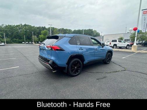2022 Toyota RAV4 Hybrid SE