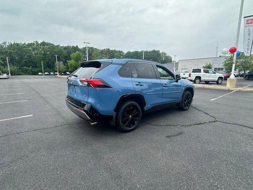 2022 Toyota RAV4 Hybrid SE