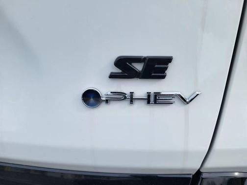 2025 Toyota RAV4 Plug-In Hybrid SE