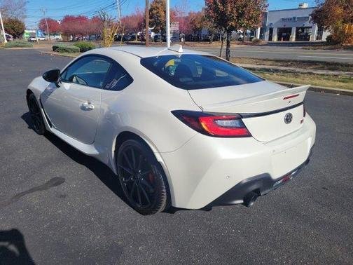 2025 Toyota GR86 Premium