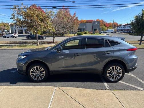 2022 Toyota Venza XLE