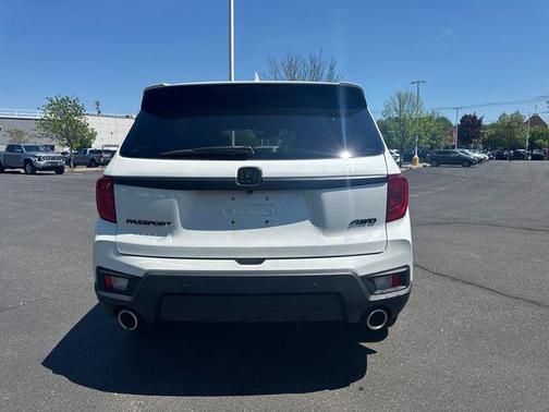 Platinum White Pearl 2022 Honda Passport AWD EX-L