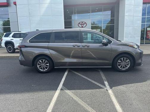 Predawn Gray Mica 2023 Toyota Sienna LE