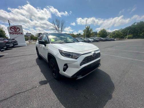 2020 Toyota RAV4 Hybrid SE