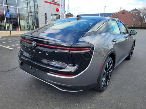 2025 Toyota Crown Platinum