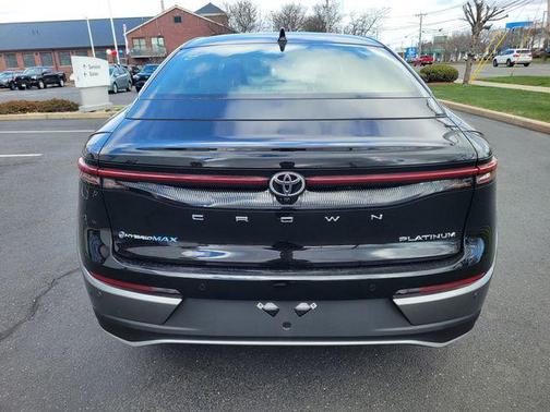 2025 Toyota Crown Platinum