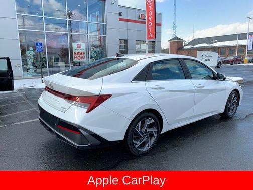 2024 Hyundai ELANTRA Limited