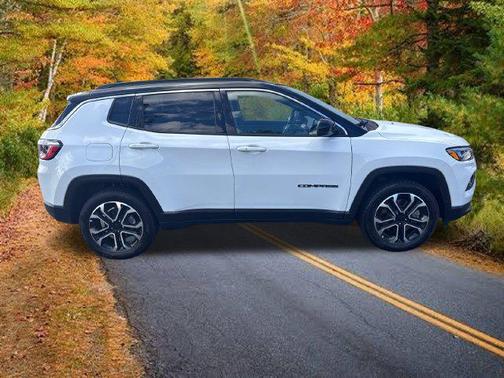 Bright White Clearcoat 2024 Jeep Compass Limited