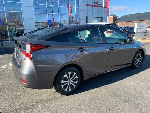 2022 Toyota Prius LE