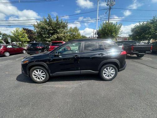 2024 Toyota Corolla Cross LE